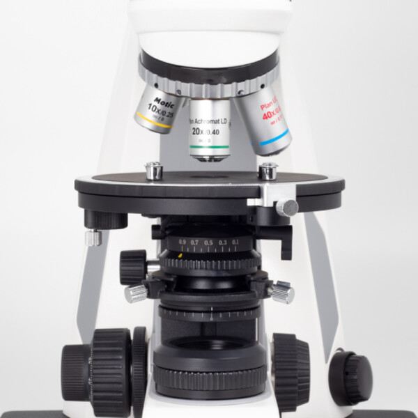 Motic Microscope Panthera TEC POL Epi, trinoculaire, INFINITY, plan, achromatique, 50x-400x, 10x/20 mm, halogène/LED